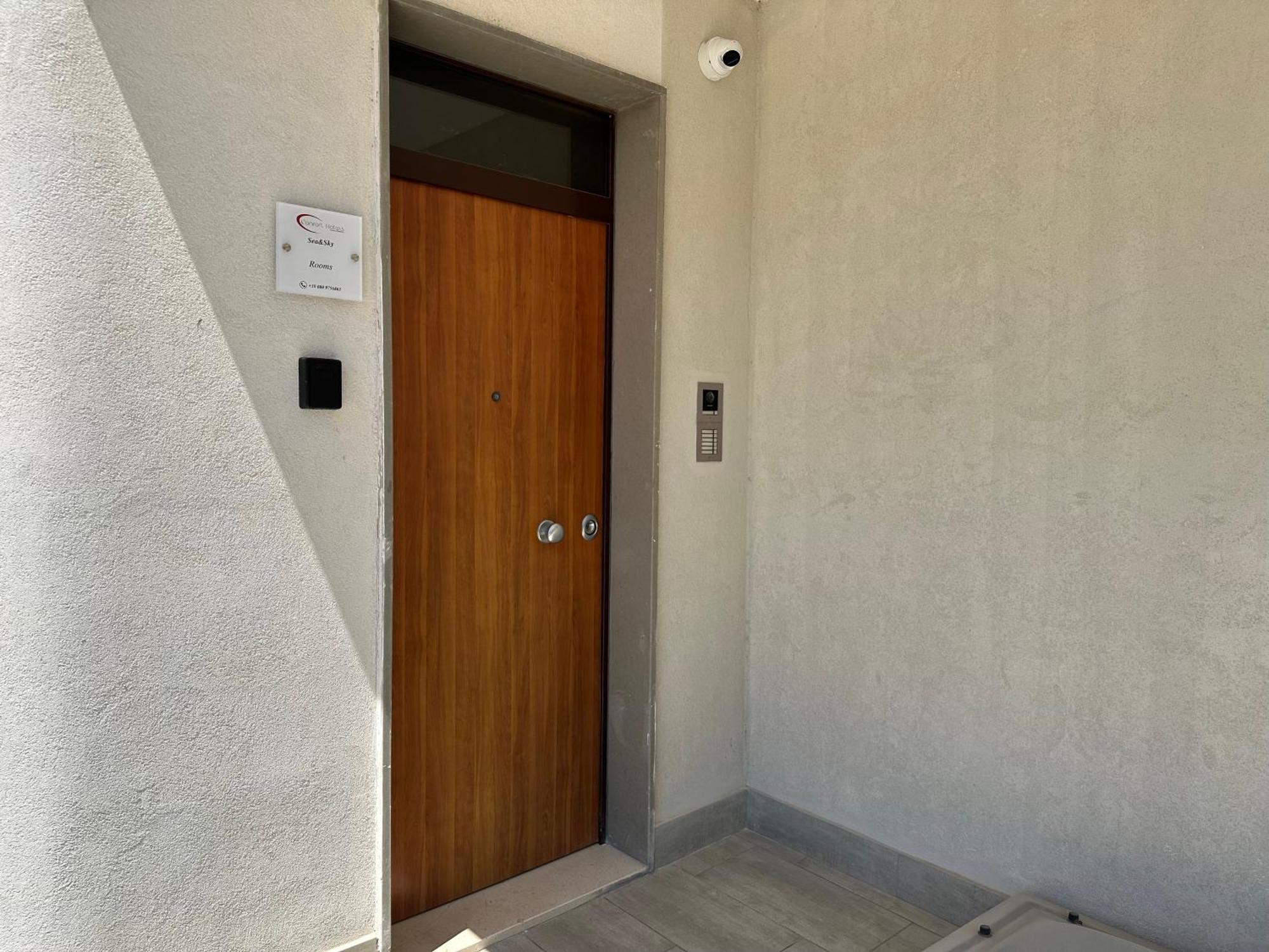 Sea&Sky Rooms Bari Exterior photo